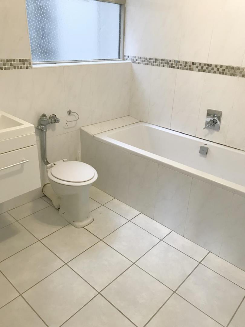To Let 1 Bedroom Property for Rent in Sea Point Western Cape